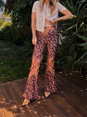 Novella Royale Bells